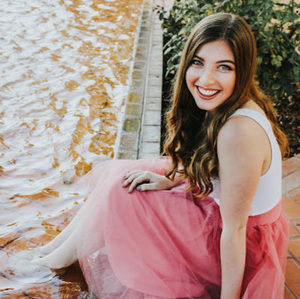 Meet your Posher, Elysha